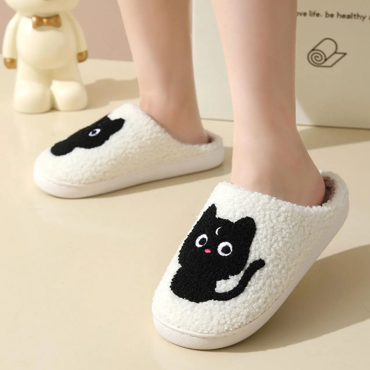 QSKPC animal slippers for women Fluffy Plush Slippers Cute Cartoon House Slipper Fruit Slippers for Womens Mens Plush Soft Memory Foam House Shoes