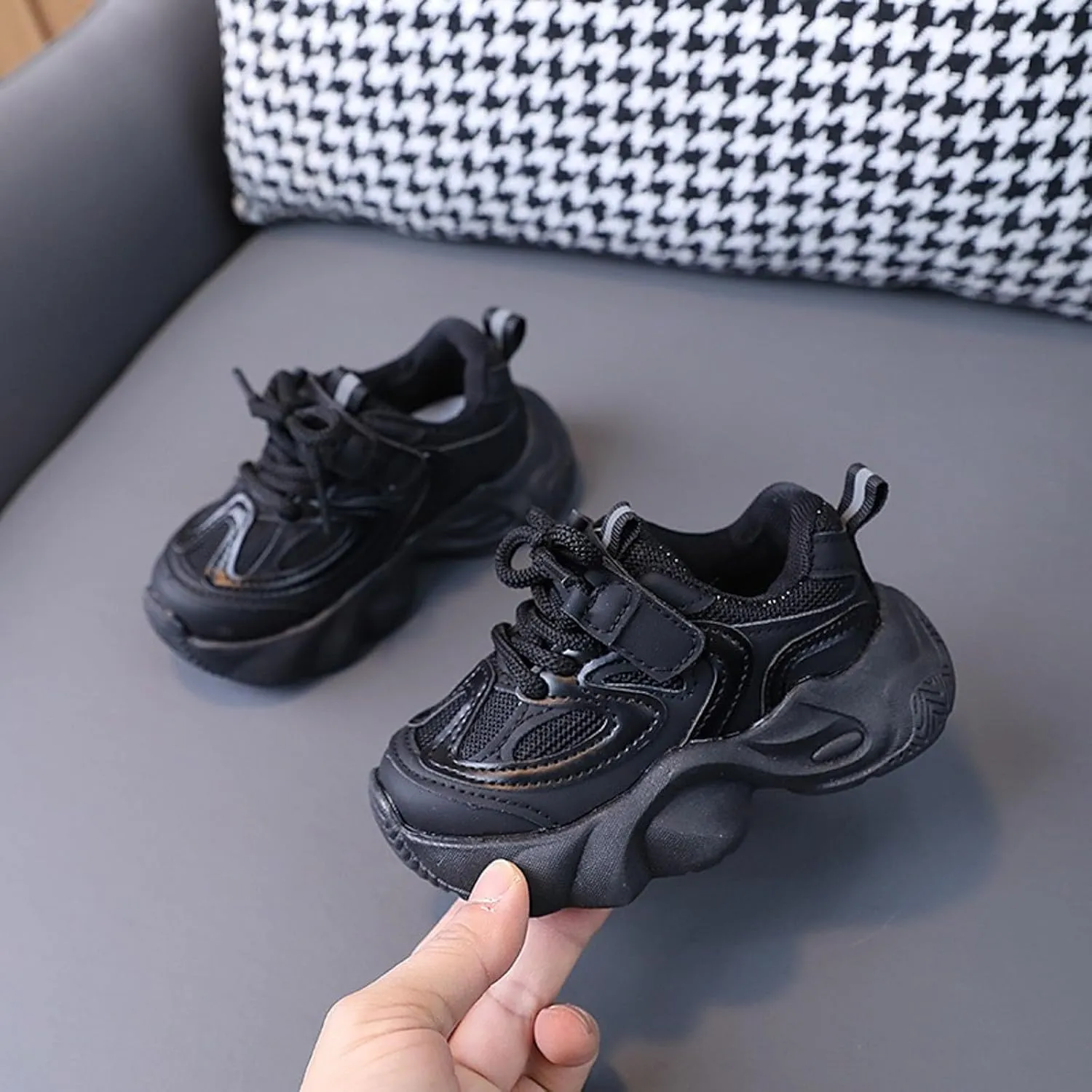 Sneakers for Girls Fashion Running Sneakers Comfortable Breathable Mesh Athletic Shoes Lightweight Kids Walking Shoes