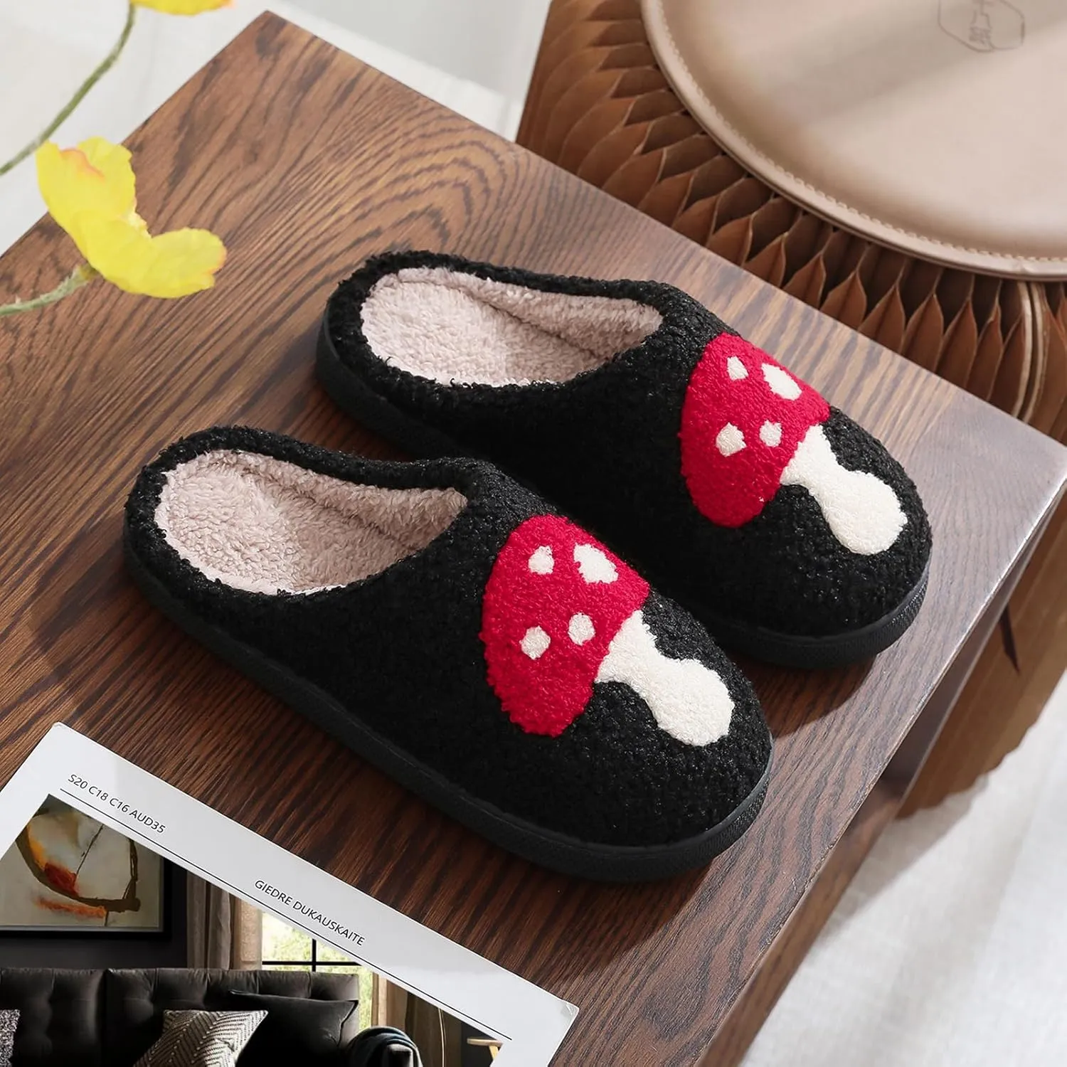 Women's Men's Cute Fuzzy Heart Slippers Memory Foam Fluffy Couple Slippers Cozy House Indoor Outdoor Shoes